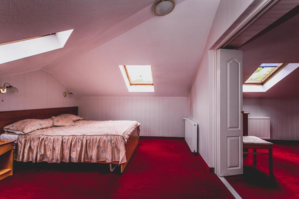 Hotel Twins Warschau Kamer foto