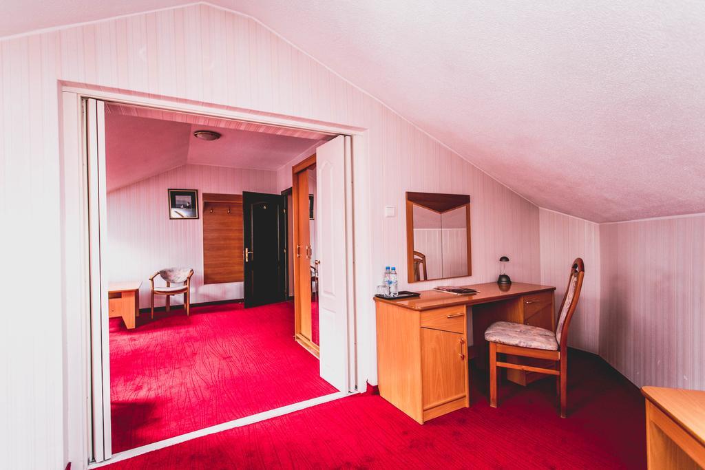 Hotel Twins Warschau Buitenkant foto